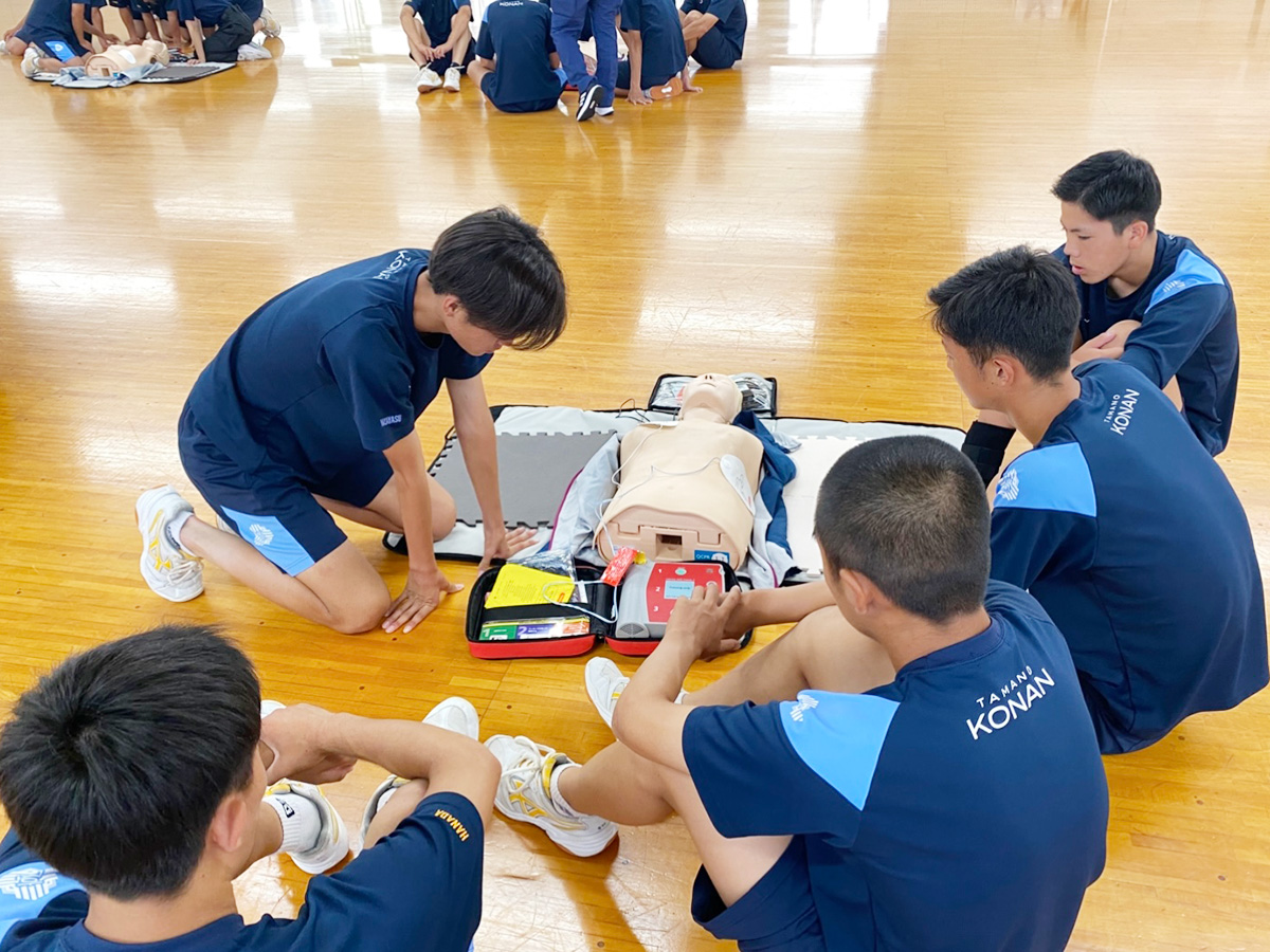 健康体育学科で学べる「水の魅力」