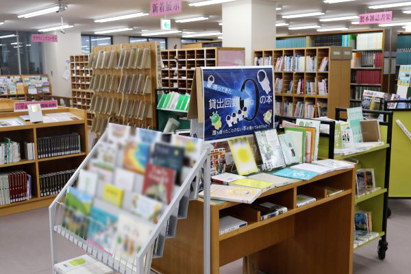 企画展示「帰ってきた 貸出回数0(ゼロ)の本」を開催中！